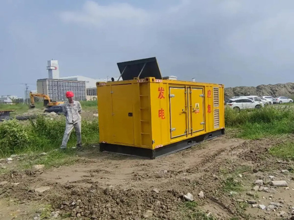 东区冬季低温环境下，发电机组启动电瓶的容量需求是否会增加？