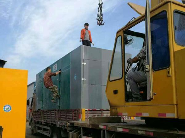 东区更换水冷式机油散热器密封件的操作流程是怎样的？