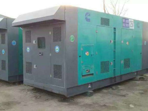 东区合同中关于工期延误的责任如何界定和处理？